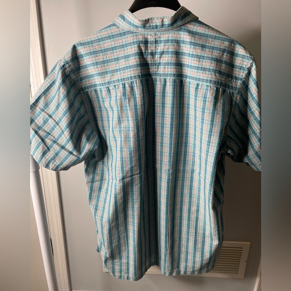 Columbia Button Up - Picture 3 of 3